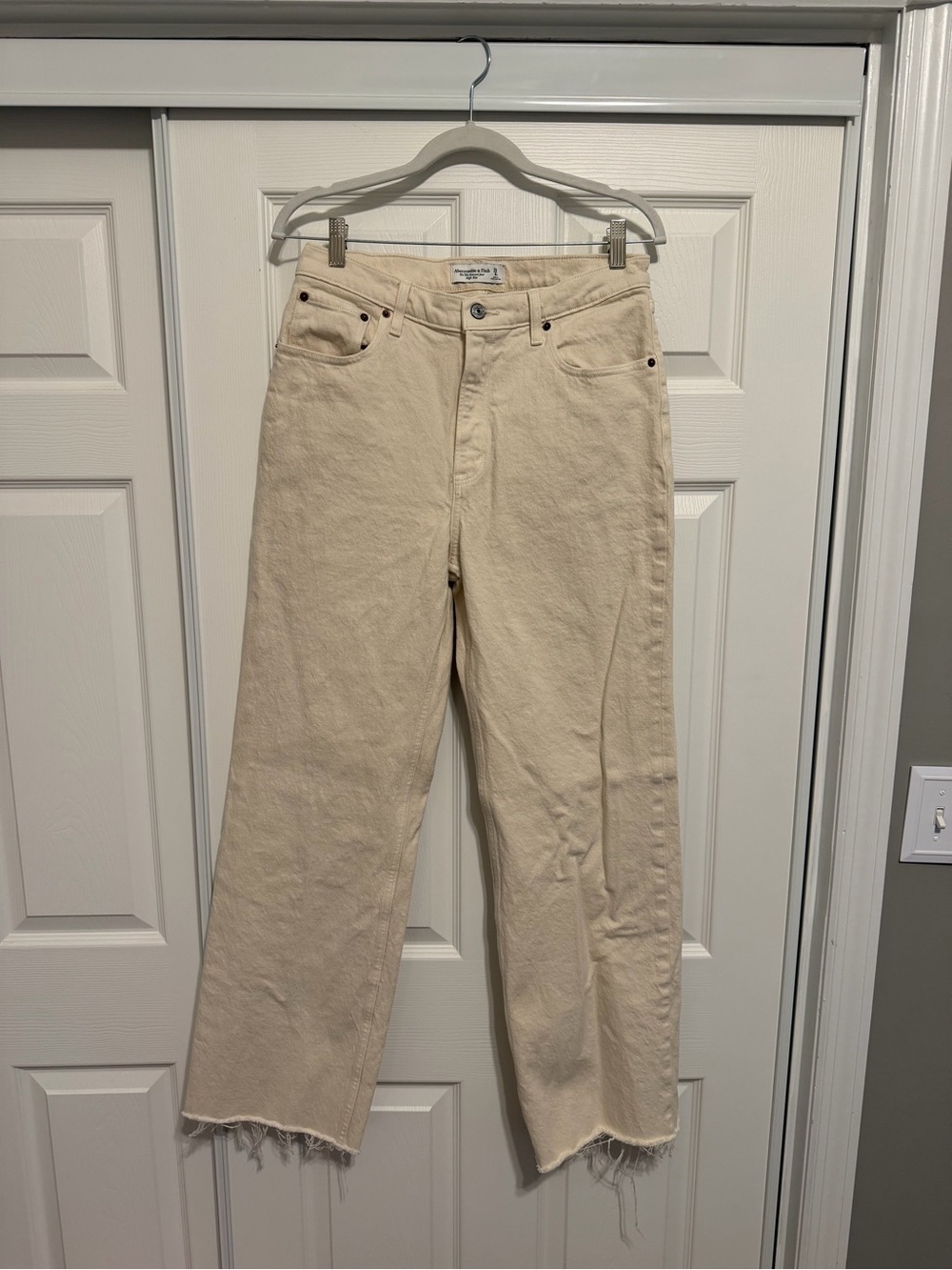 Abercrombie and Fitch 90s high rise relaxed jeans size 29R